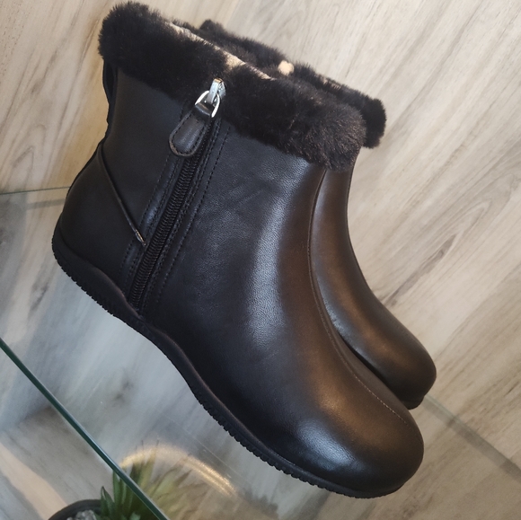 Softwalk Helena Women's Black Ankle Boots SZ 8 New In Box - Picture 3 of 11